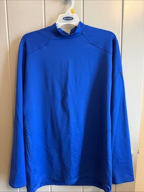 Men’s Under Armour mockneck performance top